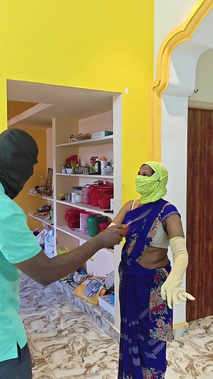 Thesana: Une belle-mère se fait piéger et baiser par son beau-fils...