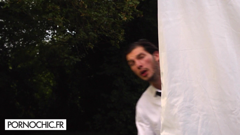 Pornochic: Sienna Day erkek arkadaşını 2 adamla aldatıyor