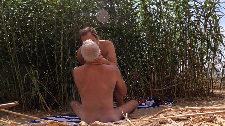 Russie Goodboy: Nude Beach Stepdaddy Boy Dick Sucking in the Bushes Exhibitionism