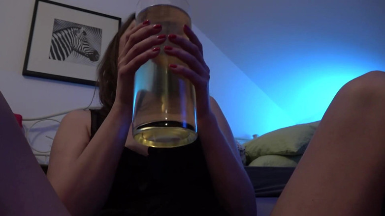 Viktoria Goo: Viktoria Goo - Esperienza che pissdrinkers vogliono!