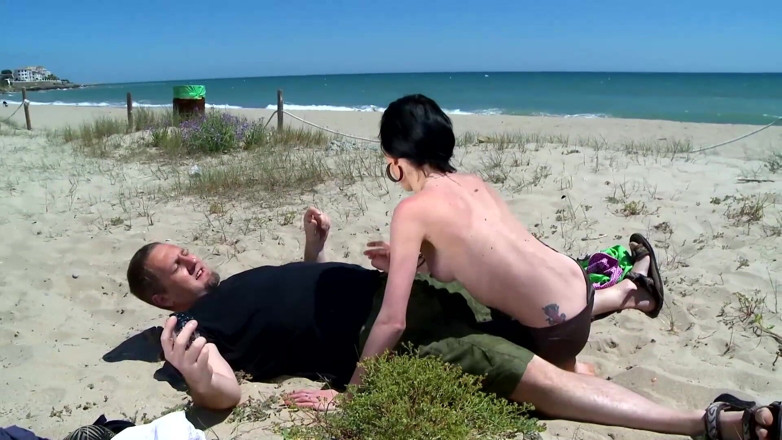 Hot Girlz: Petite Russian teen picked up to fuck outdoor