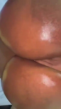 Büyük siyah yarak için büyük zıplayan göt