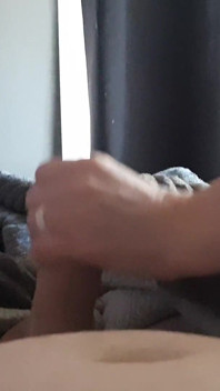 Labă de la Stepis Red Nails ejaculând tare