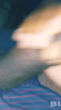 Jerkin ' můj obrovský neobřezaný čůrák a Cummin ' masivní nálož