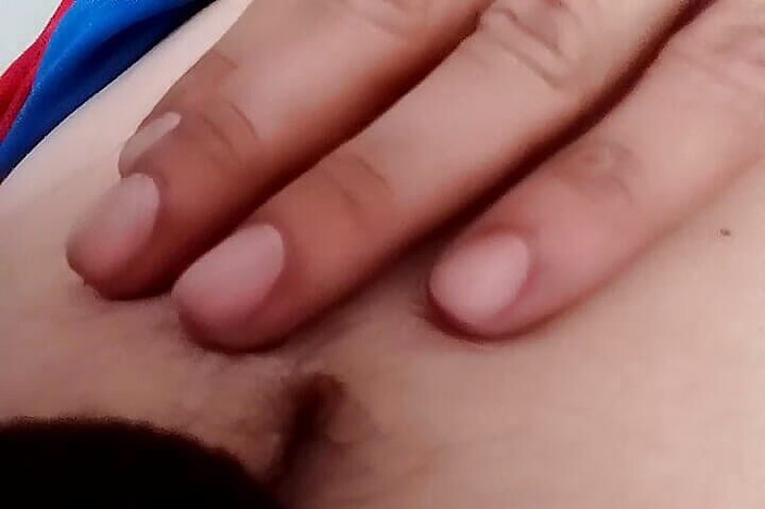 Gangbang straight: 乳首を示すインド人