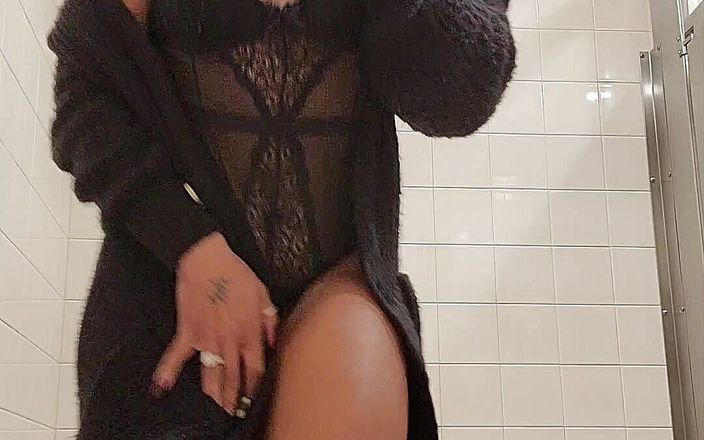 Daddy and UniQueen21: Couldn&amp;#039;t say no had to stop shopping to masturbating