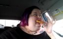 Ms Kitty Delgato: मेरी कार में खाना, मोटा पेट भरना