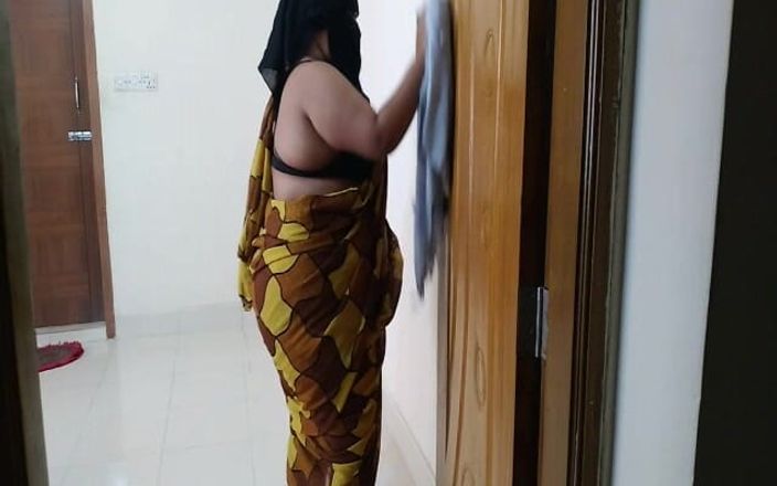 Aria Mia: Tamil Badi Bahen Ko Chote Bhaie Ne Ghar Par Chudai...