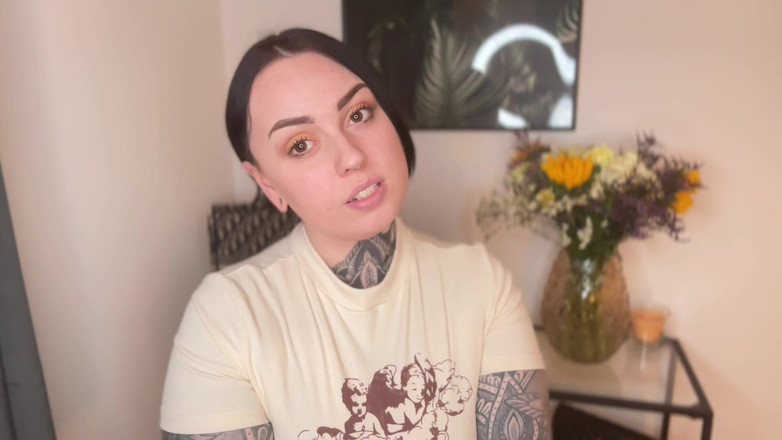 Miss Valentina: Maak mijn kontgaatje schoon