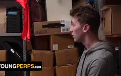Young Perps - Chris Abbot, petit escroc coquin, se fait dominer et inséminer par un officier noir à grosse bite