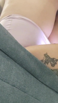 내 아파트를 방문하는 걸 즐기는 이웃의 마누라