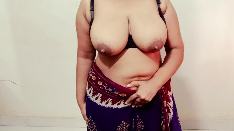 Your Arya: Arya si ibu tiri sange lagi asik muasin memeknya sendirian