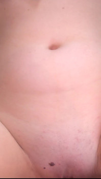 Ma voisine excitée m’a sauvé d’un mal de tête avec sa chatte !