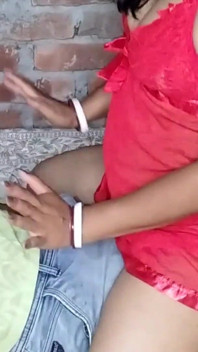 Ama de casa india del pueblo bengalí