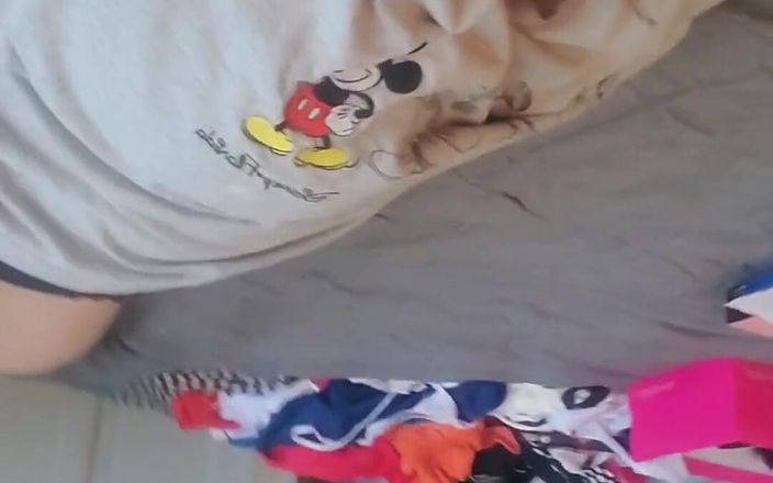 KinkyKatie: Czy łatwo się rozpraszasz? Wiem, że nie! Zwłaszcza, gdy wysyłasz mi zdjęcia!