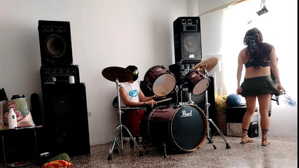 Goky: Si Dia Bermain Drums UntukNya - Dia Menari, Berbogel Dan Menunjukkan...