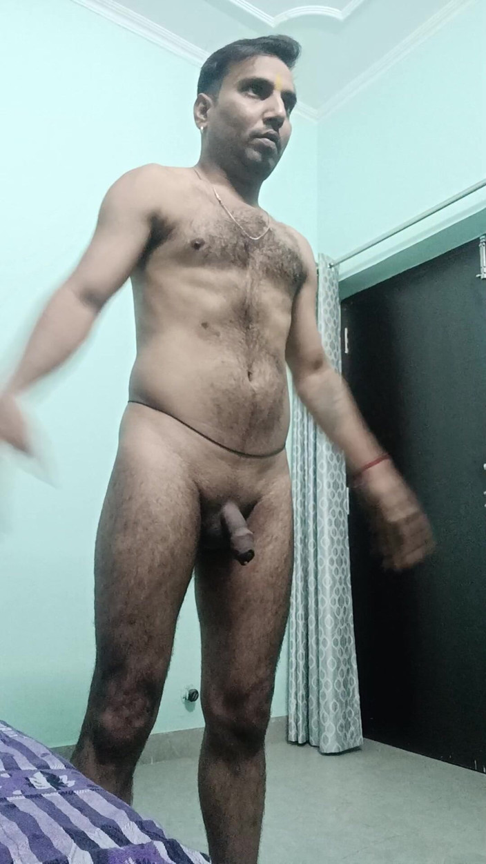 Rajasthani-old-lover: Indian desi man enjoys workout
