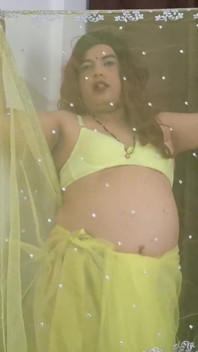 Zaawadi Indiansissychubby memerlukan banyak batang yang baik dan seks tegar