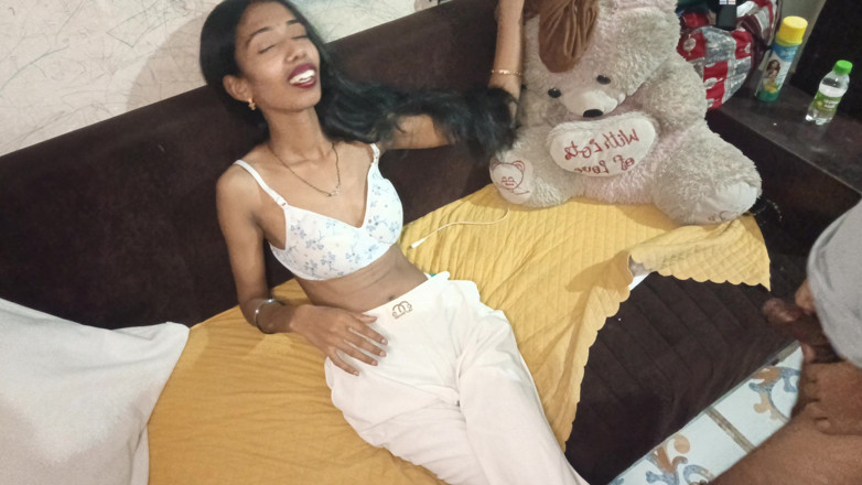 Truefuker: Desi Bhabhi Is Sucking the Penis and Enjoying It Too