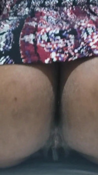 Cewek sange ini ngentot habis-habisan di ranjang sampai keringetan!