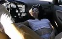 Homegrown Handjob: Bettys salvaje cabalgando en el auto