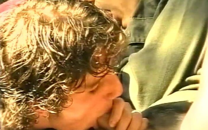 Gay 90's Vintage Porn: Разогретый боди-стычка мужиков No1