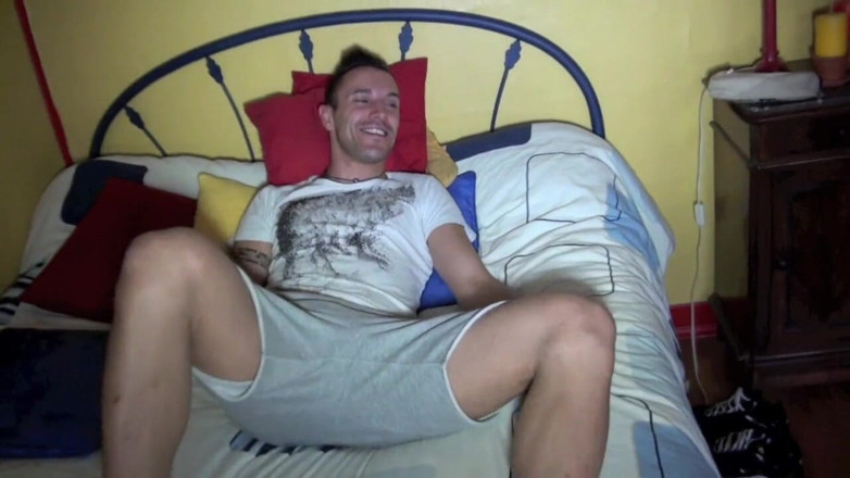 French Twinks Amator videos: Aymet se fait baiser par Juan Perez pour un casting...