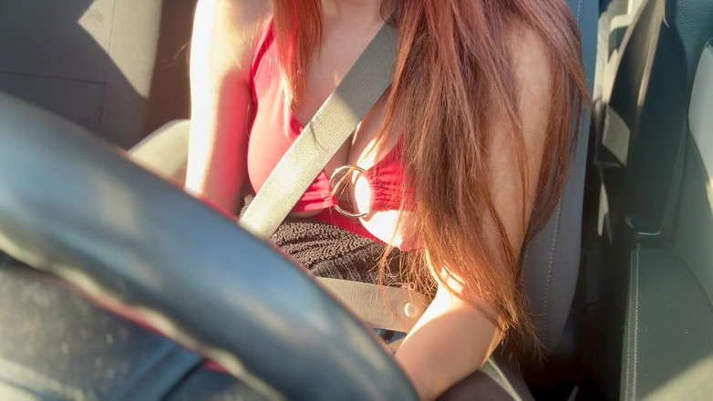 Artemisia Love: イタリアの巨乳 MILFセクシーな車の乗り物 大きな胸が輝く欲求不満な乳首