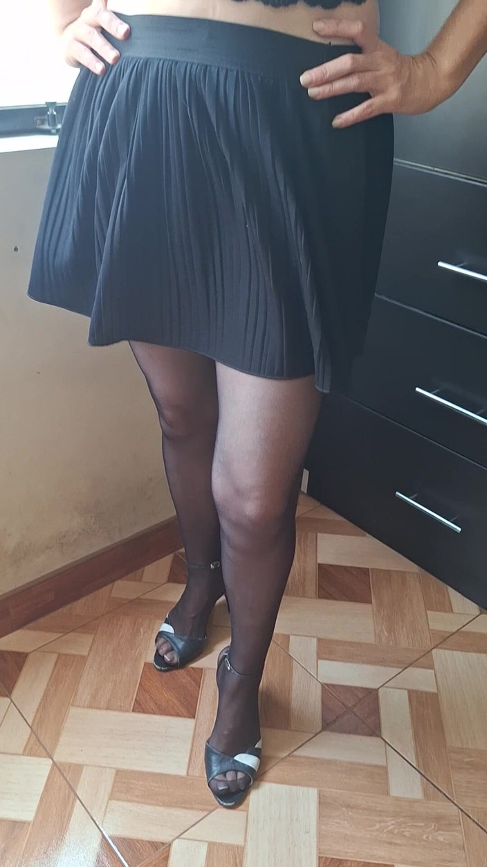 Agnes Swallow: Modeling My Outfit
