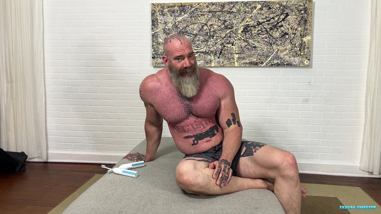 Ticklish Chubs: Лизок Rick пощекотал