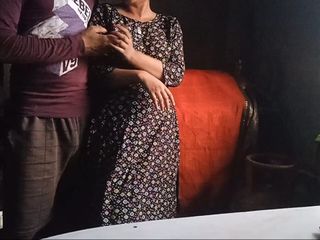 Jink: Hintli köylü ev hanımı komşuyla sikişiyor