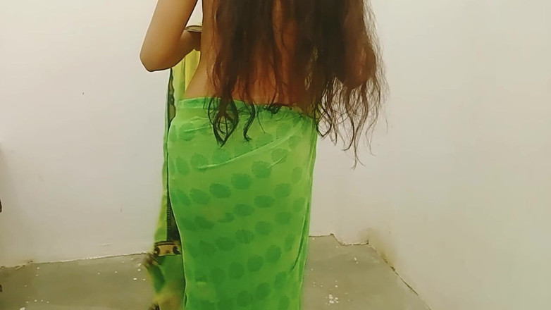 Ankurpriya000: Priya bhabhi của bạn thay quần áo trước devar của cô ấy