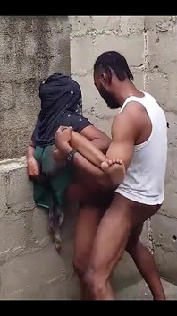 Большие натуральные сиськи трахают в любом месте