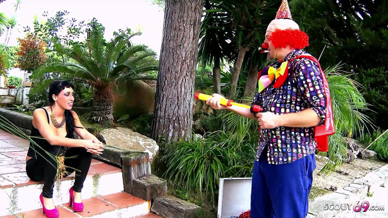 Full porn collection: Sexy skinny teen suhaila happily fucked by clown with fat...