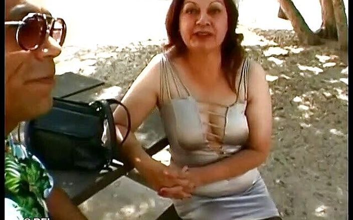 Nasty matures and dirty grannies club: Video kompilasi bbw dan nenek dewasa menggoda kontol