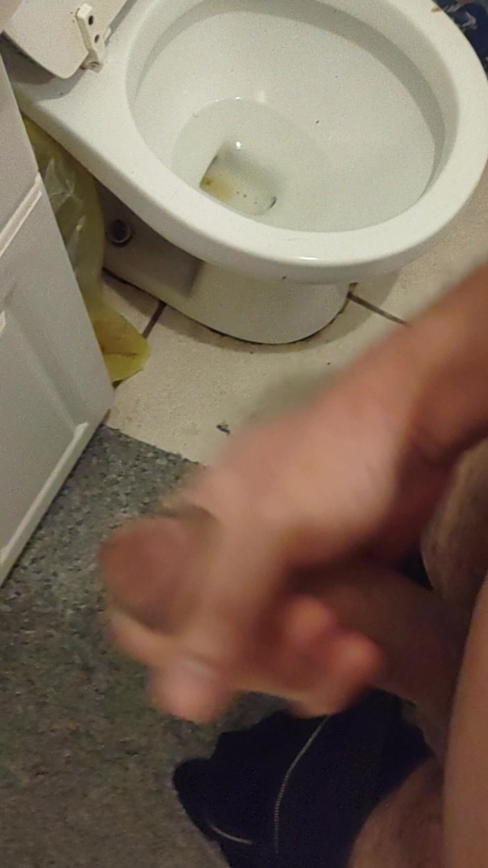 Brandon: Banyoda boşalıyor