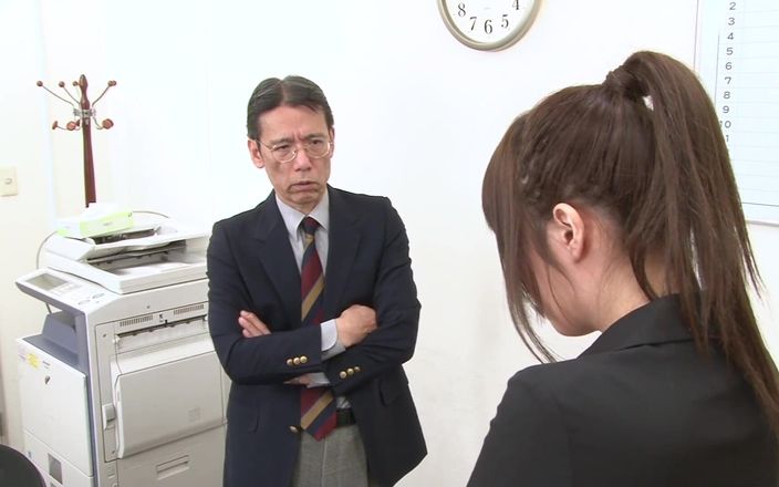 Raptor Inc: 大人のおもちゃ製造会社 - 巨乳と豊満尻OLのスリル満点 - 社内監視業務