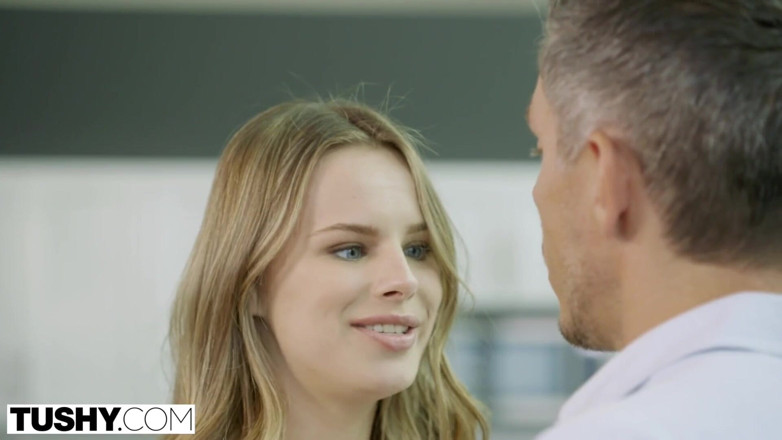 Tushy: Tushy heet model Jillian Janson in haar kont geneukt!