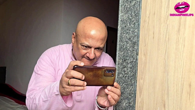 Indianpinklips: Gorący seks Bhabhi w Badroom z Padosim