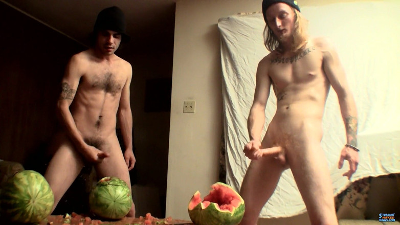 Straight naked thugs: Czy kiedykolwiek pieprzyłeś arbuz?