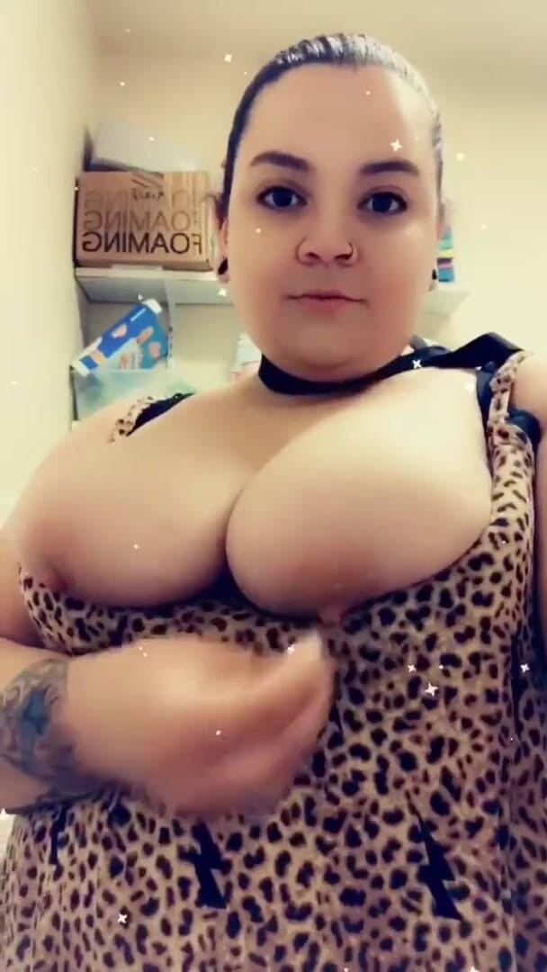 Big titty brunette: คลิปรวมสุดฮอตนมใหญ่ของฉัน