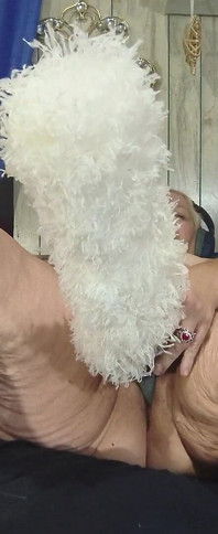 Ce jucăria aia perversă Fuzzy merge în pizda ei Fuzzy?