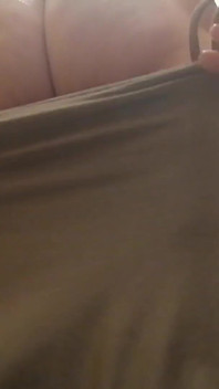 Milf sexy y traviesa se prueba ropa desnuda Latina con coño peludo se prueba ropa
