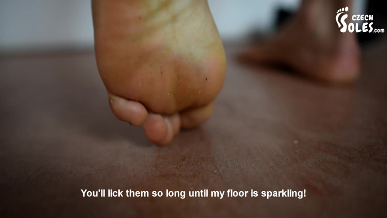 Czech Soles - foot fetish content: Memijak dan penghinaan kaki oleh Eliska