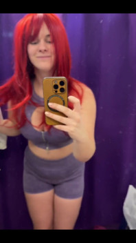 Kamu suka cewek rambut merah nggak?