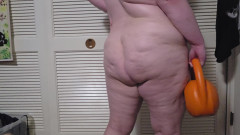 Virgie Blanca: SSBBW se svléká při dřepy