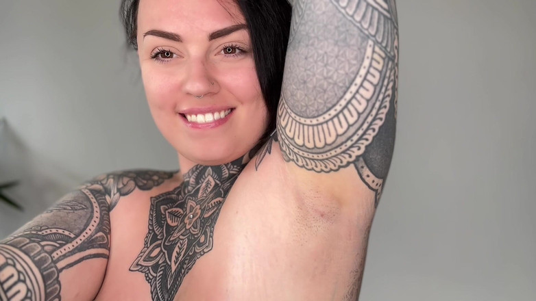 Miss Valentina: 继母腋窝崇拜