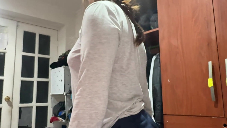 Gordo fuck: I fuck my stepsister before going to college. She finds...