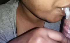 Mijn vrouw zuigt aan mijn lul, erg geile Bhabhi