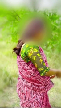 Indisk desi by padosi bhabhi sex i djungeln, knulla hennes tajta fitta första gången